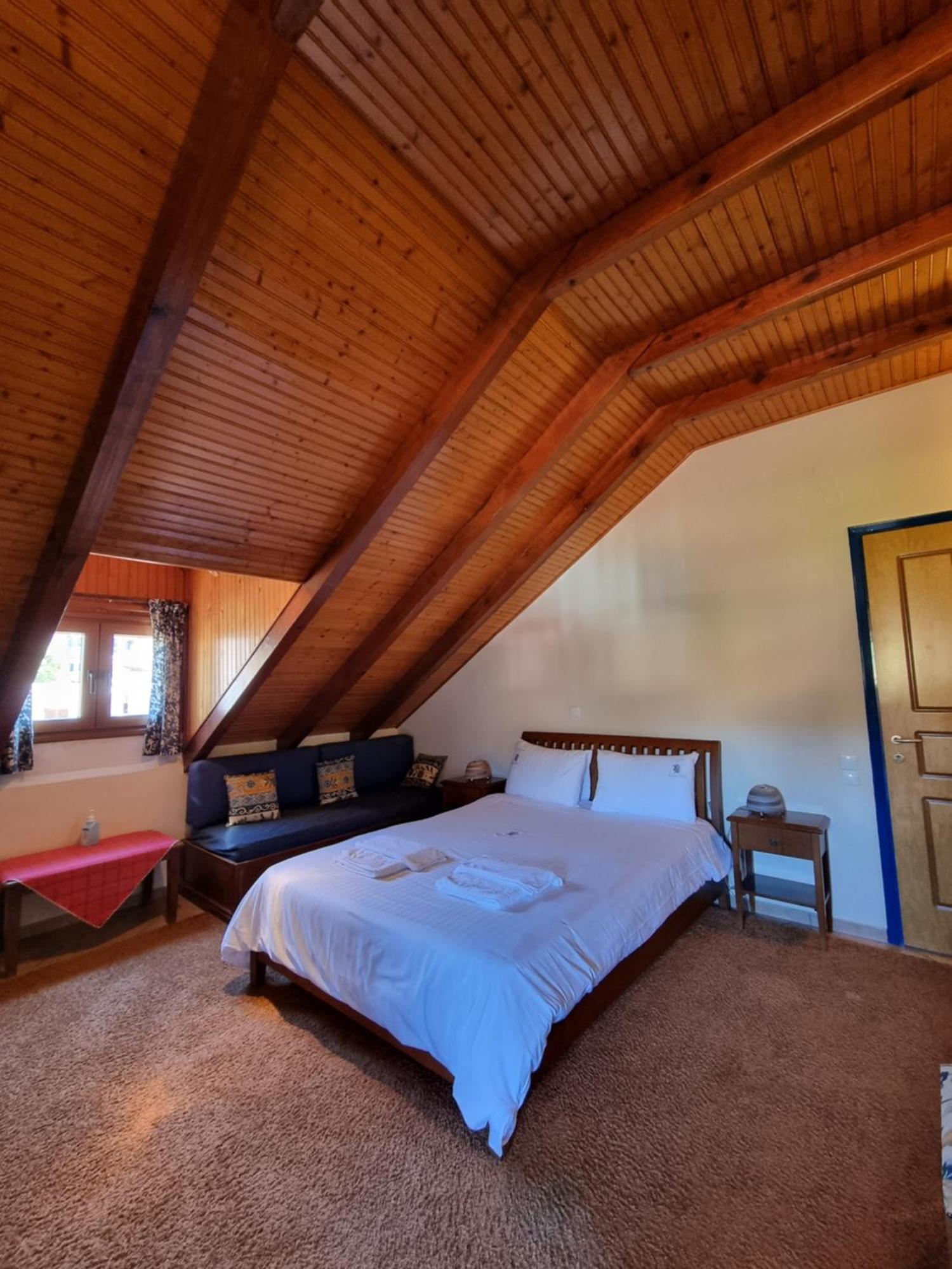 Kalavrita Krinides Apartment And Attics Værelse billede